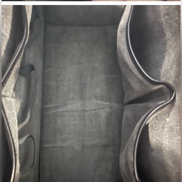 Louis Vuitton Riviera black Epi leather handbag - Picture 4 of 8